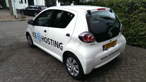 icehosting_auto_sticker_achter